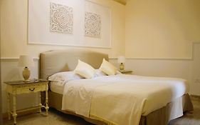 Dimora Le Tre Muse Guesthouse