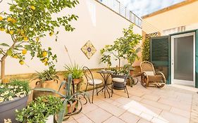 Dimora Le Tre Muse Guesthouse